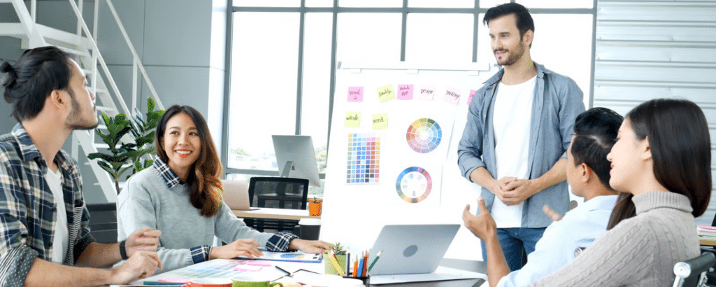agência de marketing planejando ação